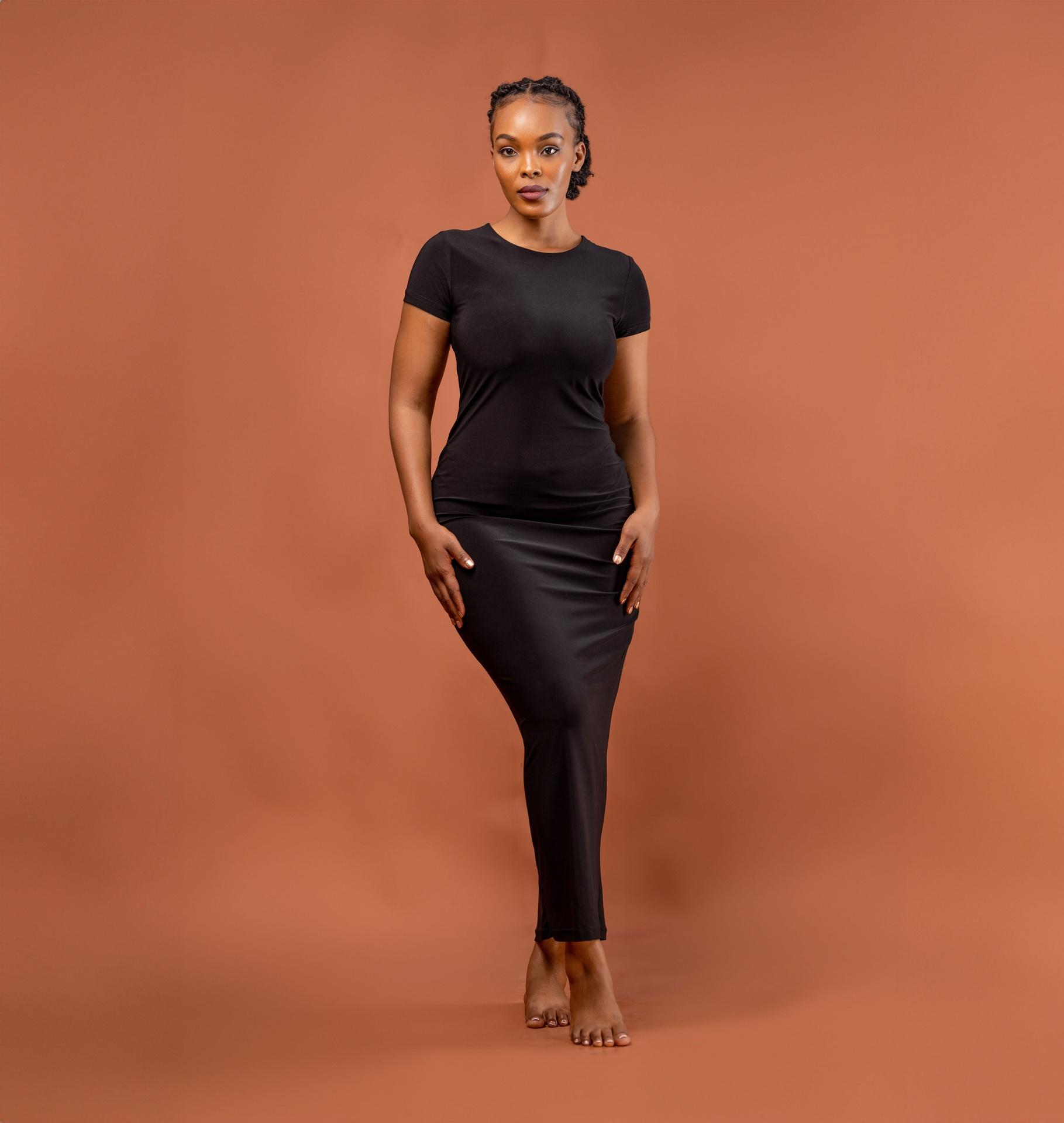 Maxi Dress T-shirt Sleeve in Black