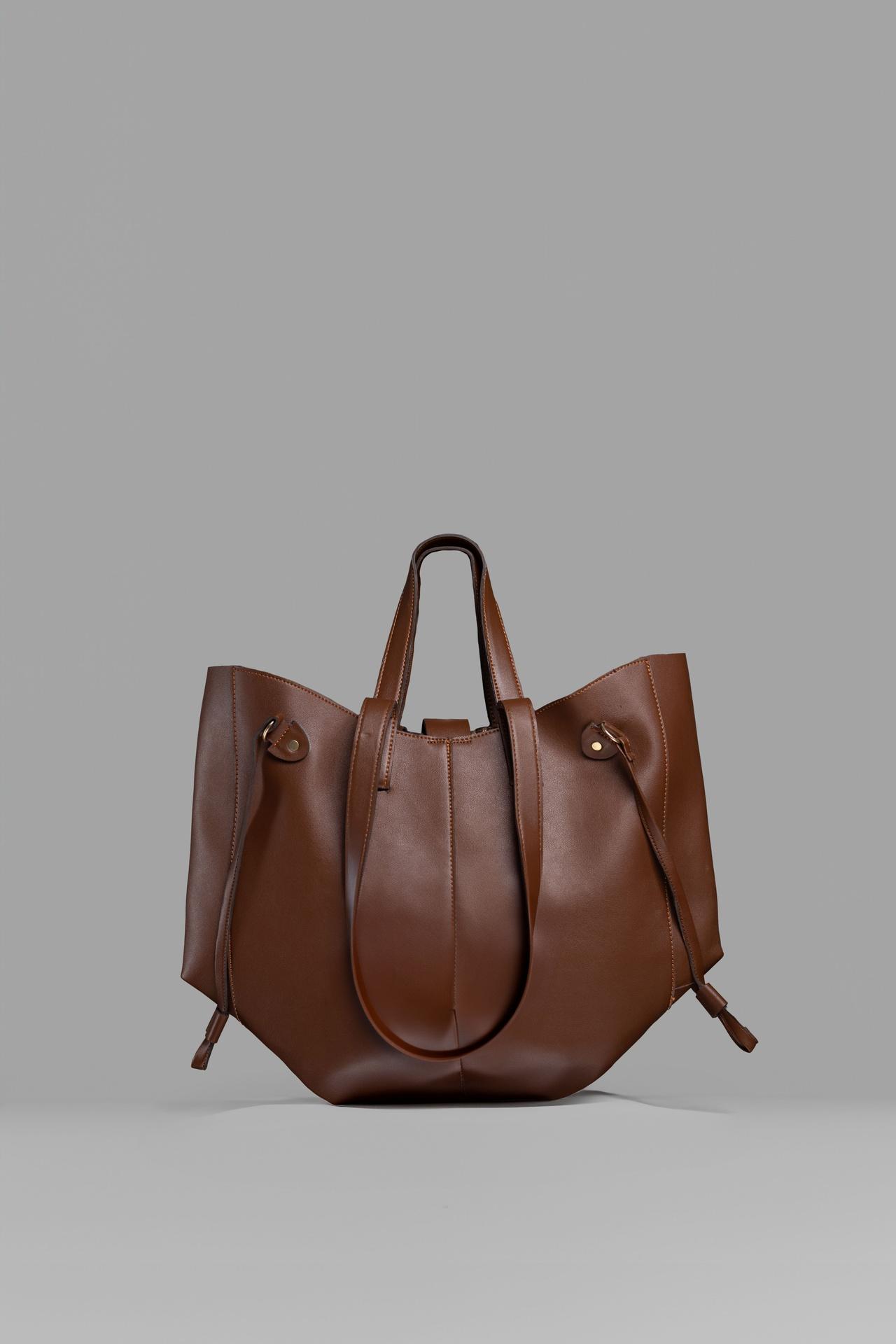 WAYA BUTTERFLY BAG (Large) in Brown