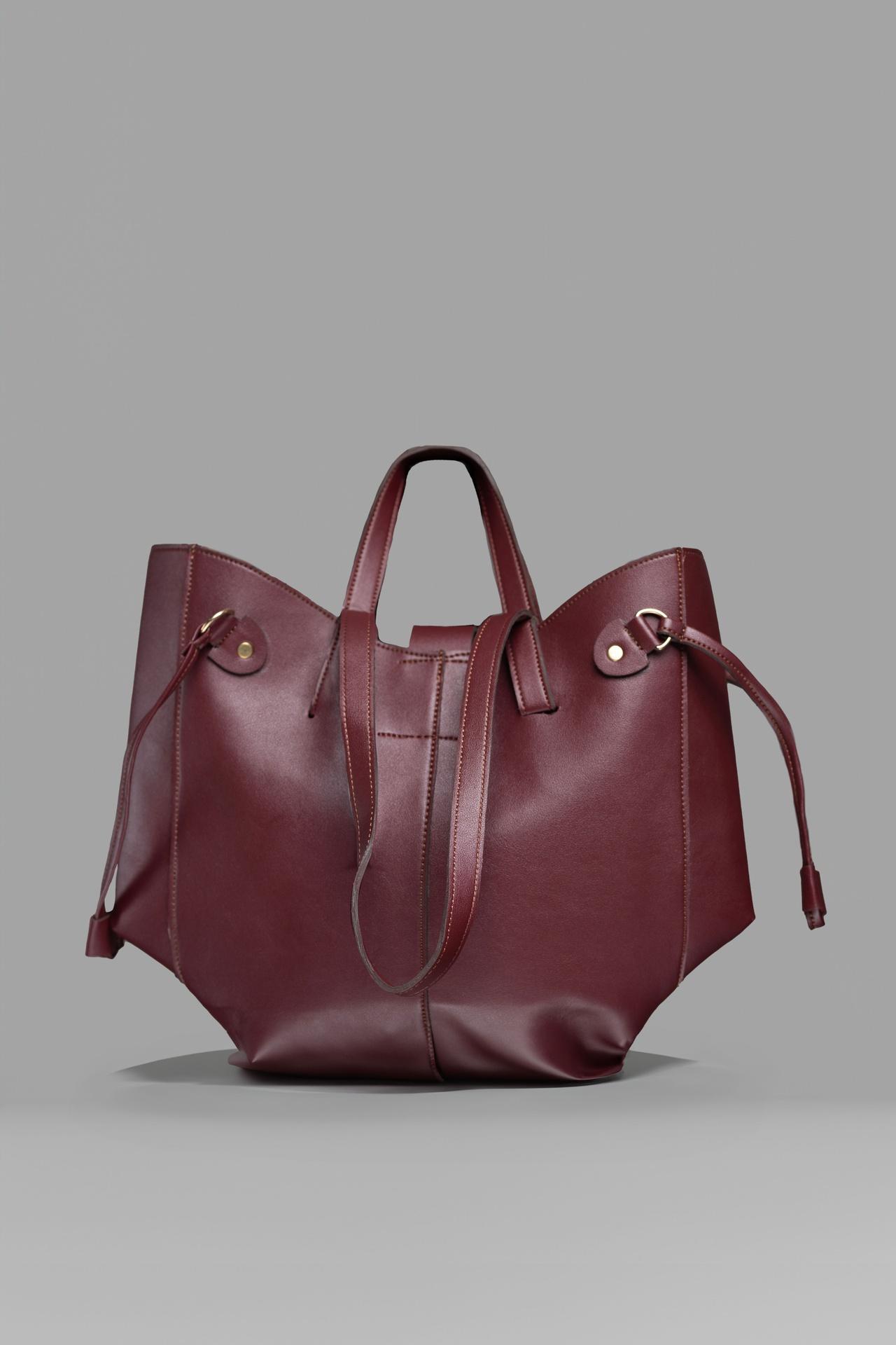 WAYA BUTTERFLY BAG (Large) in Unknown