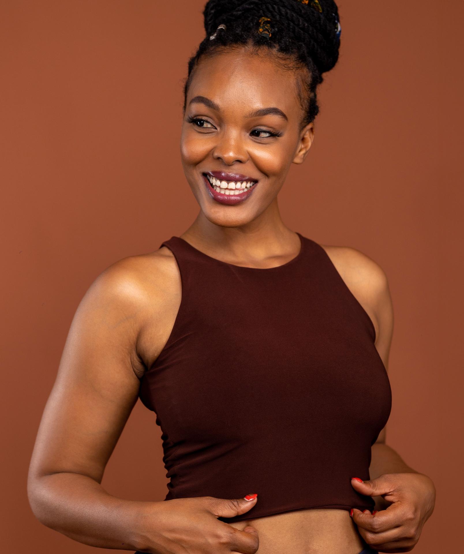 Basic Top High Neck in Coffee Brown