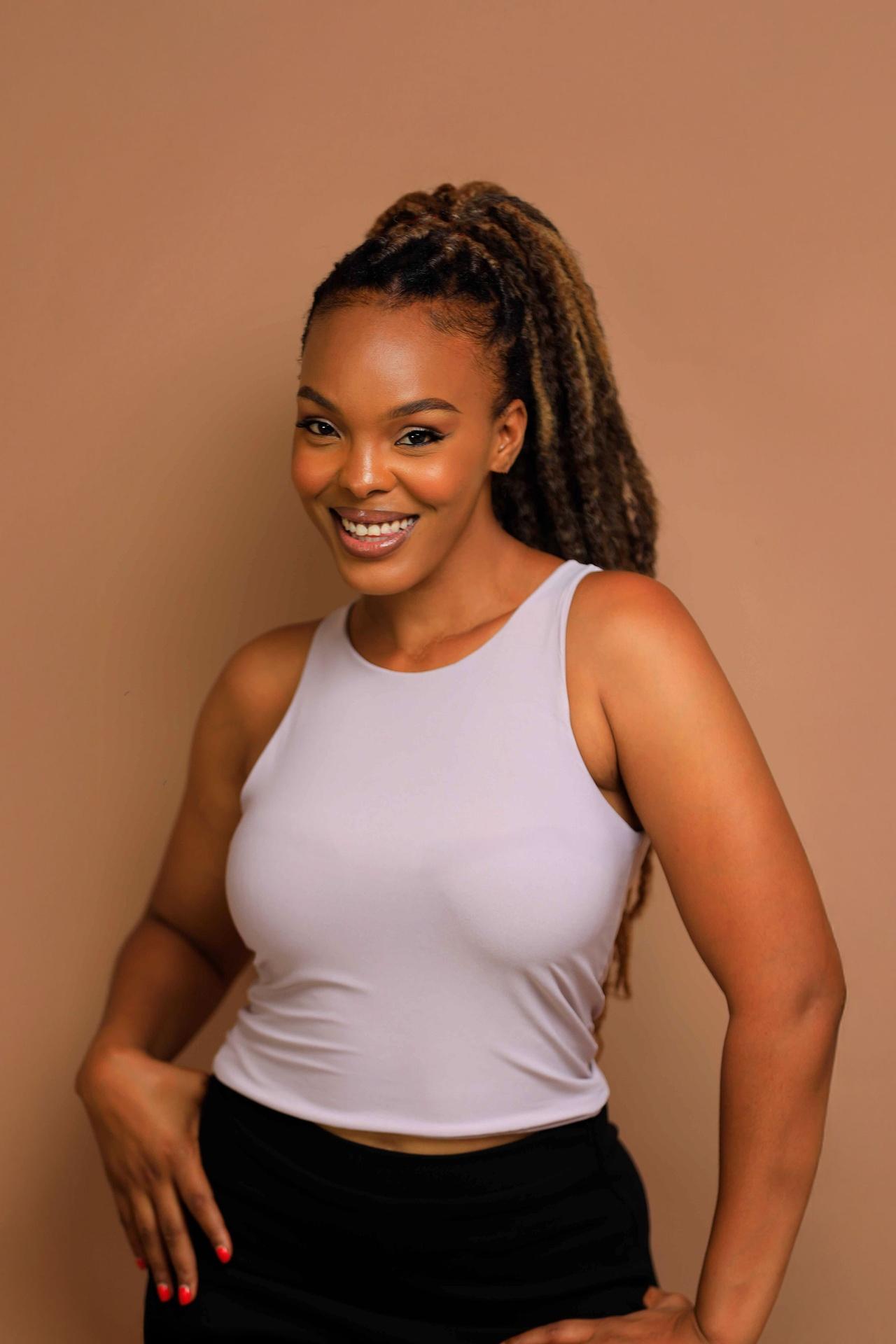 Basic Top High Neck in Unknown