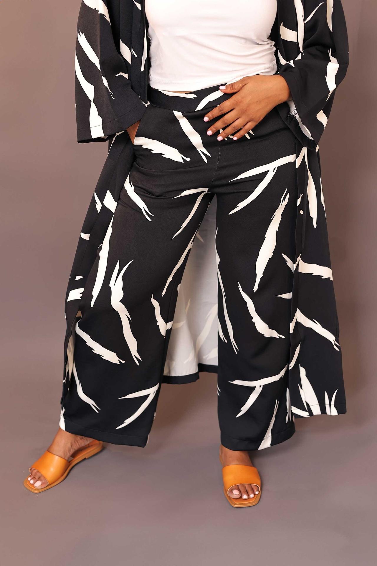 Pattern Wide Leg Pant Plume in Black